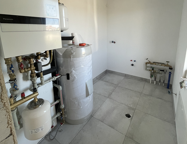 Pompa ciepła Panasonic Aquarea zainstalowana w domu jednorodzinnym w Gdyni.